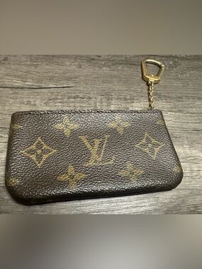 Louis Vuitton Monogram Zip Key Case - Brown & Gold